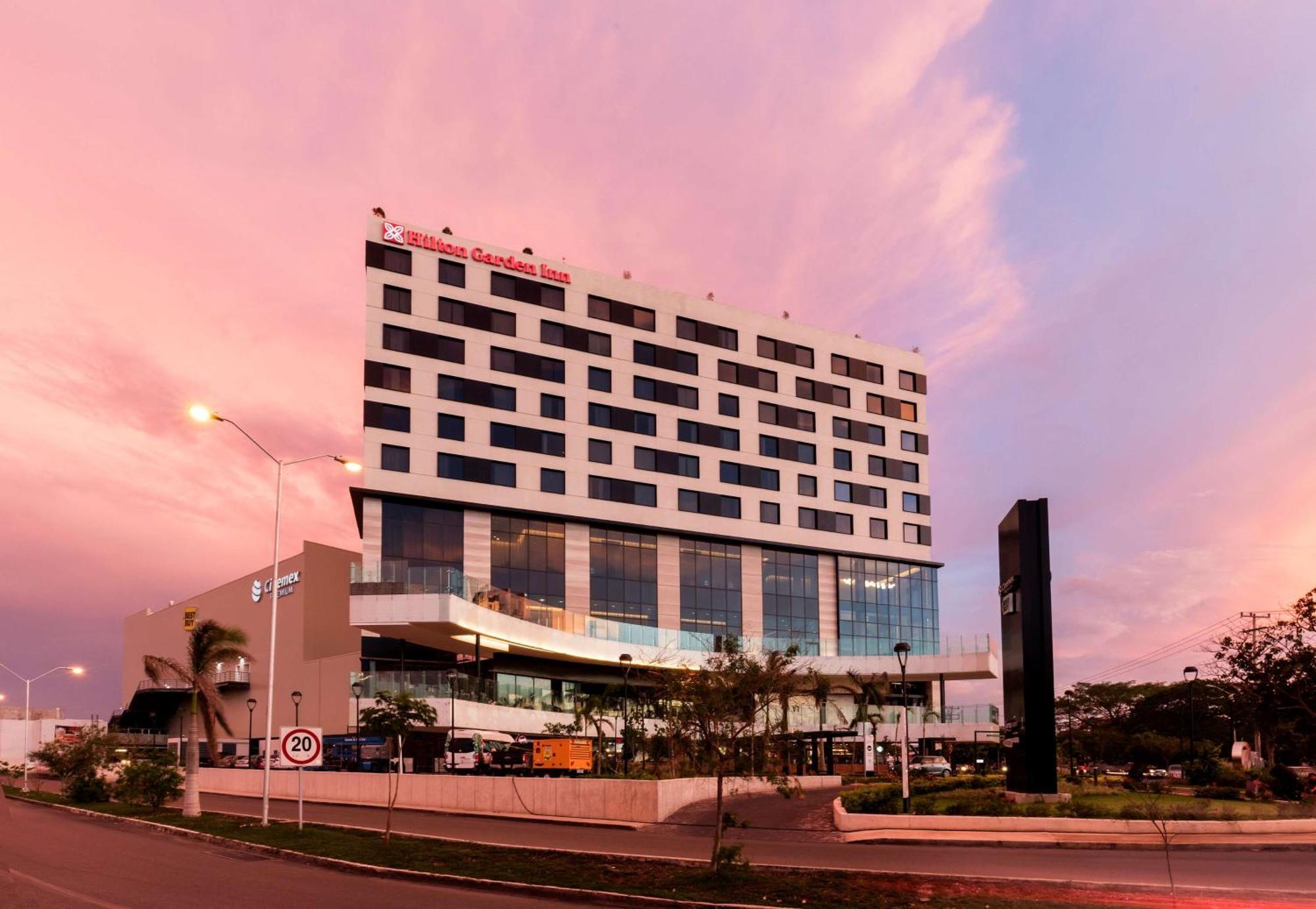 Hilton Garden Inn Merida Exterior photo